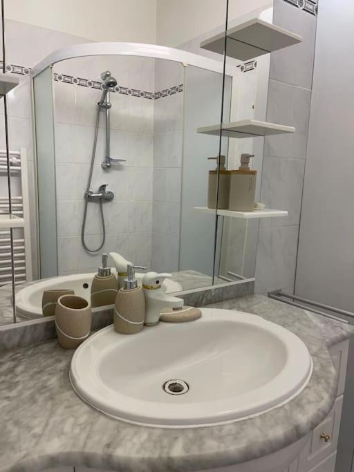 7Mn From The Center/ Pool/Parking Apartment Кан Екстериор снимка